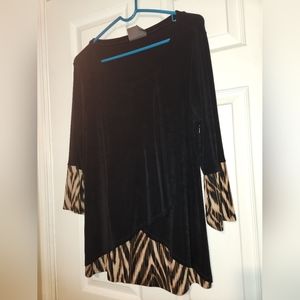 Chicos Traveler top Size 1 Black with animal print details